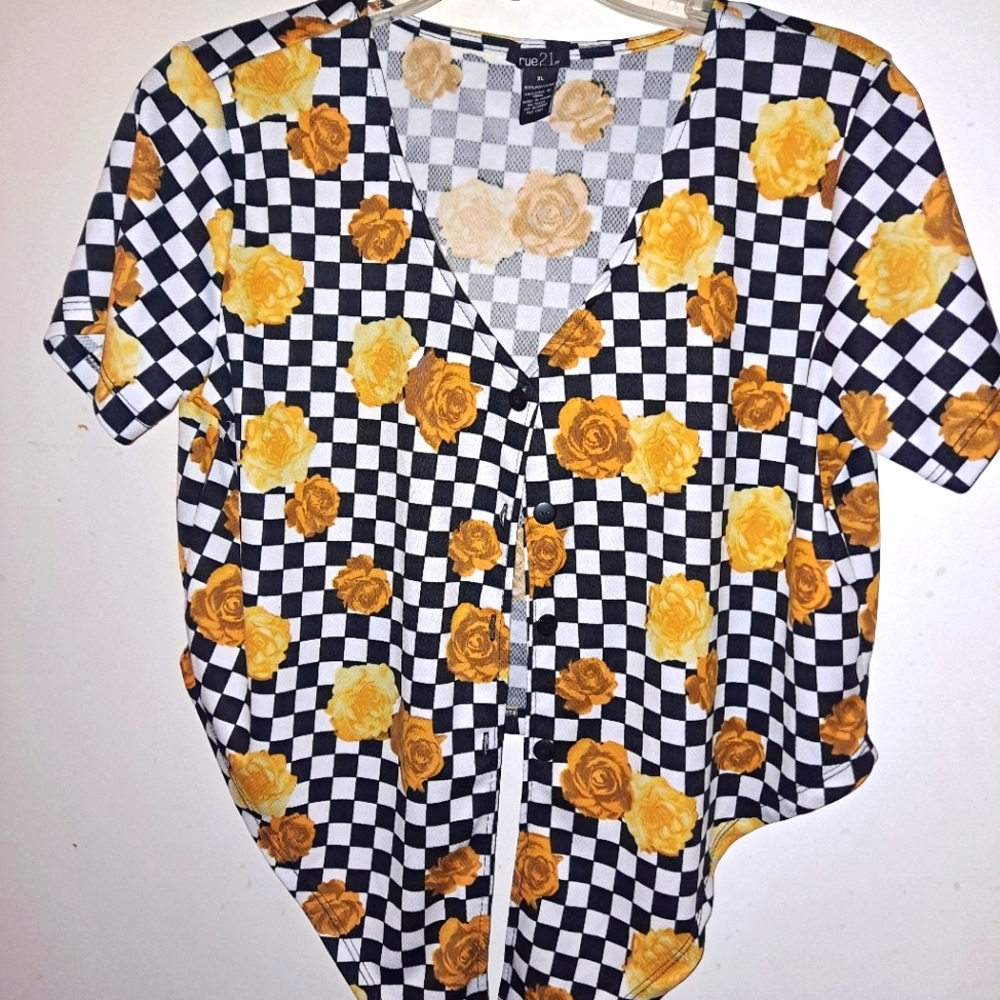 Girls Rue 21 crop shirt with tie capability sz XL